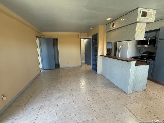 5944 Danny Kaye Dr Apt 1, San Antonio, TX 78240