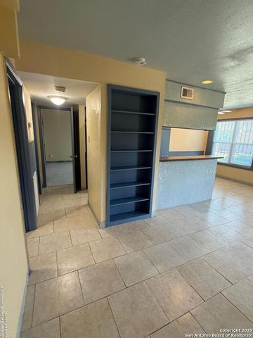 5944 Danny Kaye Dr Apt 1, San Antonio, TX 78240