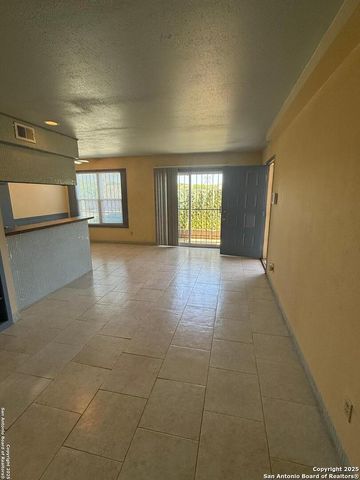 5944 Danny Kaye Dr Apt 1, San Antonio, TX 78240