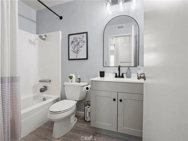 16623 Shinedale Drive, Canyon Country, CA 91387