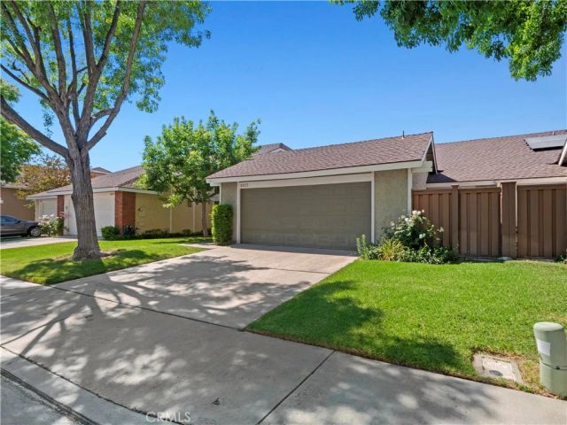16623 Shinedale Drive, Canyon Country, CA 91387