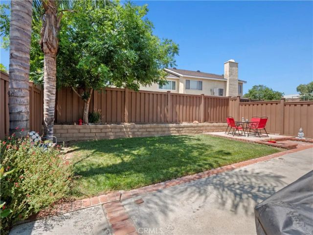 16623 Shinedale Drive, Canyon Country, CA 91387