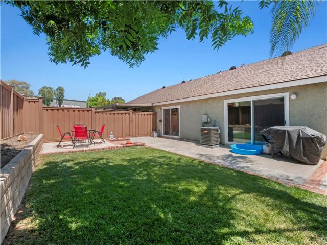 16623 Shinedale Drive, Canyon Country, CA 91387