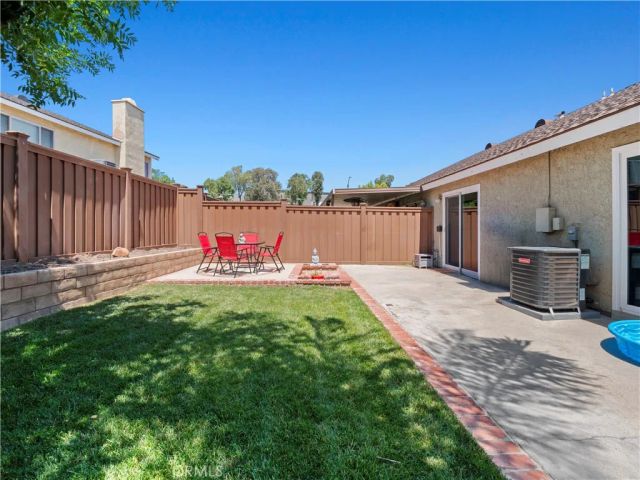 16623 Shinedale Drive, Canyon Country, CA 91387