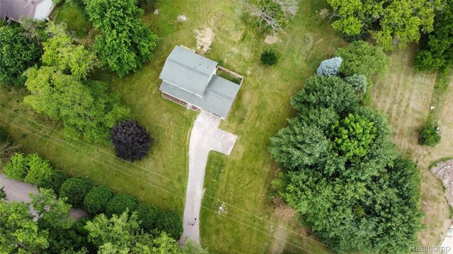 2580 Harvest Hill, Brighton Township, MI 48114