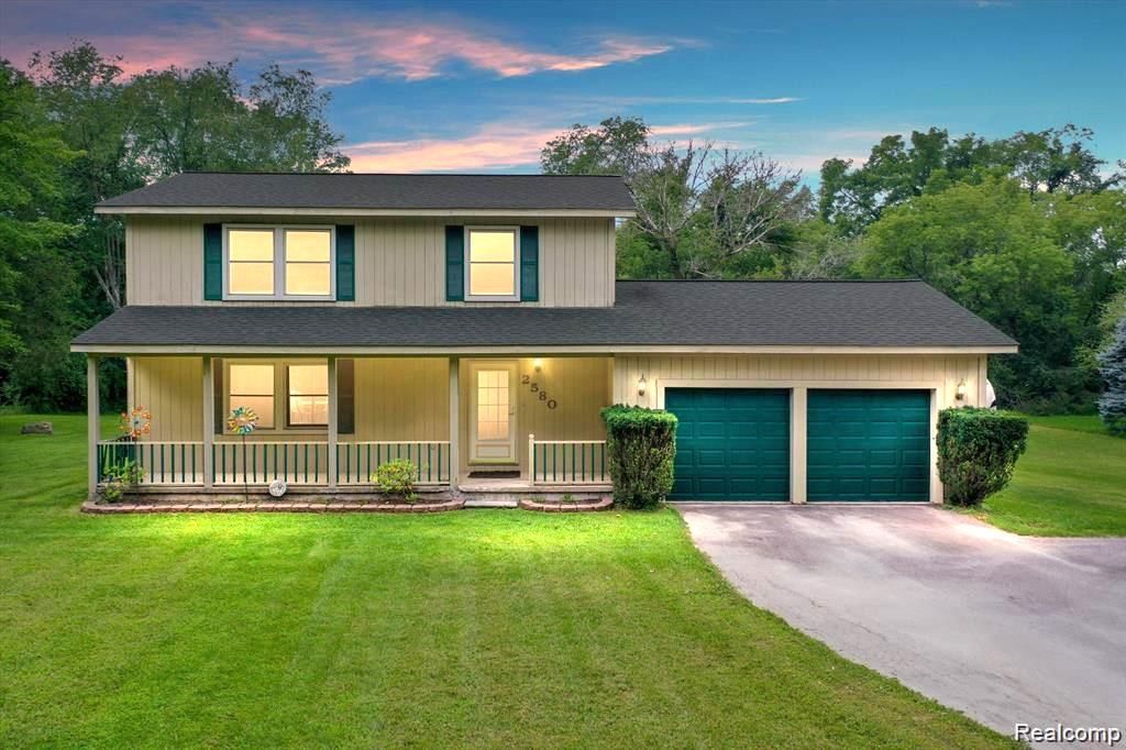 2580 Harvest Hill, Brighton Township, MI 48114