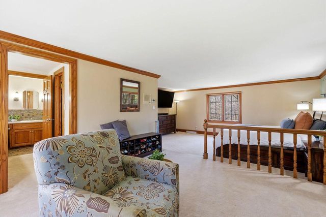 4550 Thorncrest DRIVE, Franklin, WI 53132