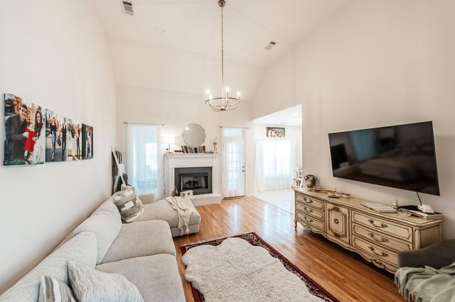 162 Mimosa Dr, Gallatin, TN 37066