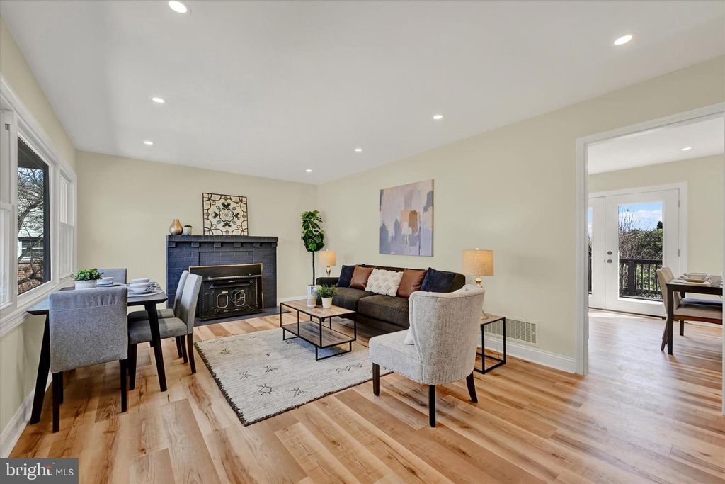 Image 4 of property listing at 105 DUBLIN CT, Bel Air, MD 21014