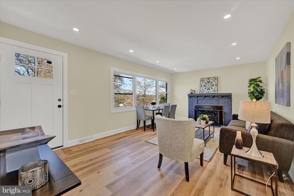 Image 5 of property listing at 105 DUBLIN CT, Bel Air, MD 21014