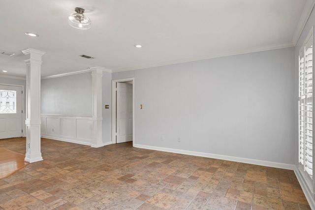 909 Elizabeth St, Gilmer, TX 75644