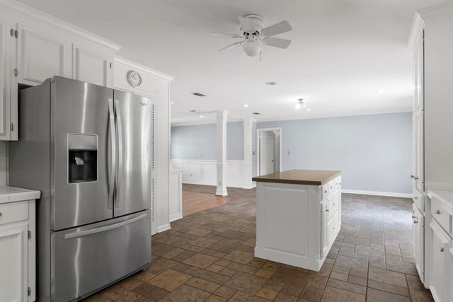 909 Elizabeth St, Gilmer, TX 75644
