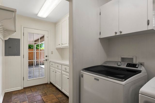 909 Elizabeth St, Gilmer, TX 75644