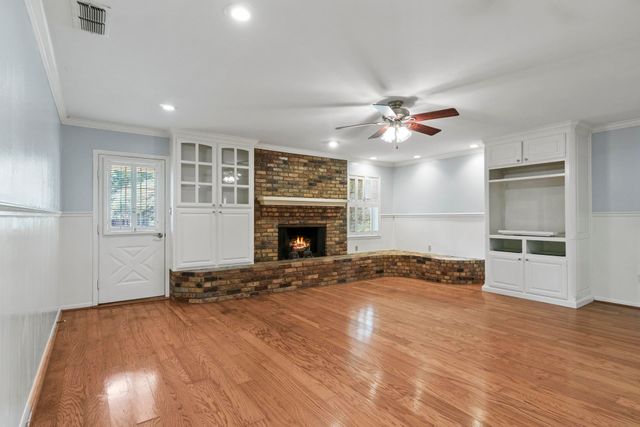 909 Elizabeth St, Gilmer, TX 75644