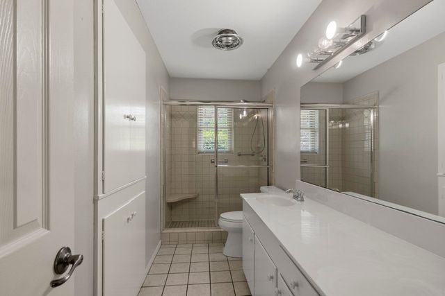 909 Elizabeth St, Gilmer, TX 75644