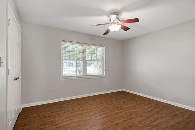 909 Elizabeth St, Gilmer, TX 75644