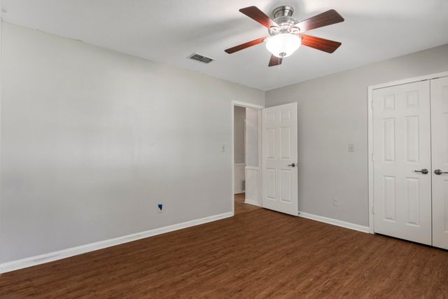 909 Elizabeth St, Gilmer, TX 75644