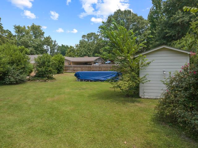 909 Elizabeth St, Gilmer, TX 75644