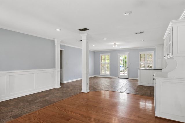 909 Elizabeth St, Gilmer, TX 75644