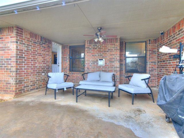 4204 Thorn Burn Place, Oklahoma City, OK 73179