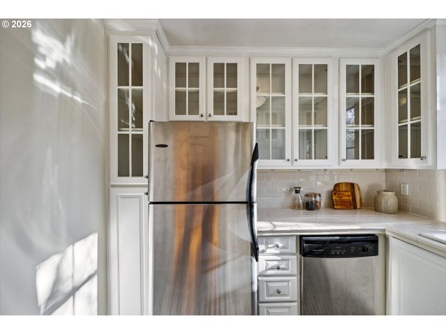 2336 Sw OSAGE St 406, Portland, OR 97205