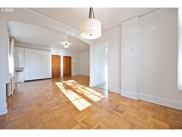 2336 Sw OSAGE St 406, Portland, OR 97205