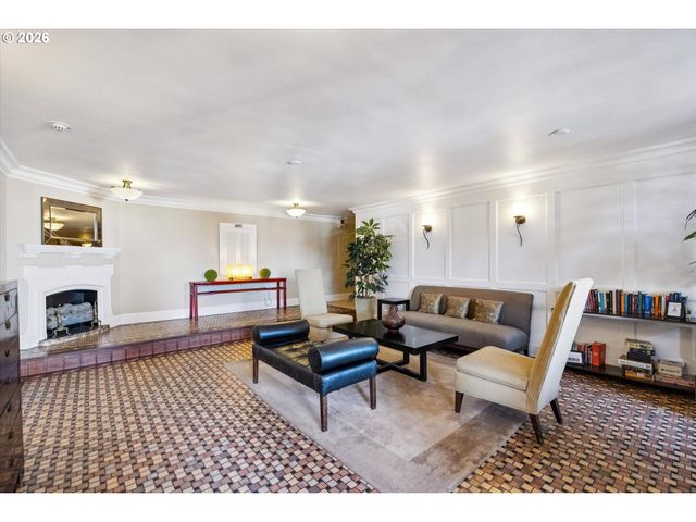 2336 Sw OSAGE St 406, Portland, OR 97205