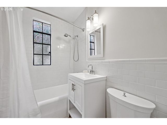 2336 Sw OSAGE St 406, Portland, OR 97205