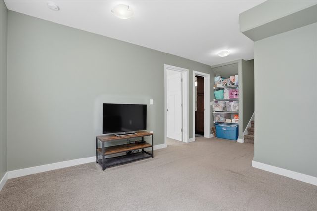 249 Arlington Drive, Iowa City, IA 52245