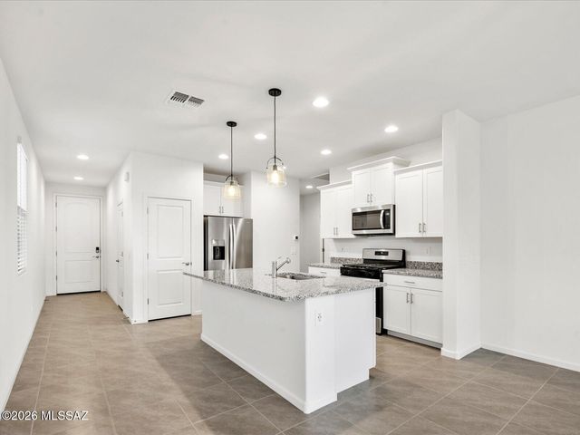 9759 N Solstice Avenue, Tucson, AZ 85743