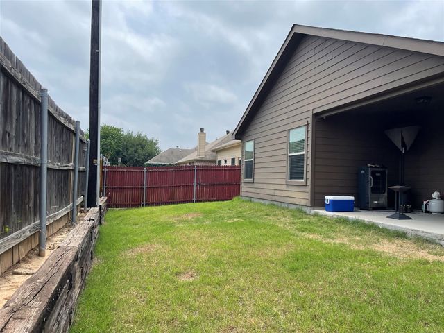 105 Bridlewood Street, Azle, TX 76020