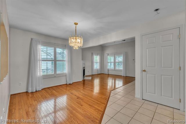 38386 Oakwest Drive, Westland, MI 48185