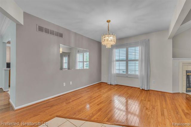38386 Oakwest Drive, Westland, MI 48185