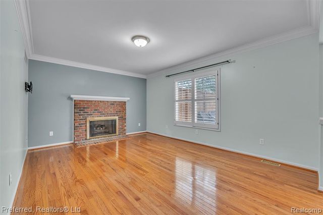 38386 Oakwest Drive, Westland, MI 48185