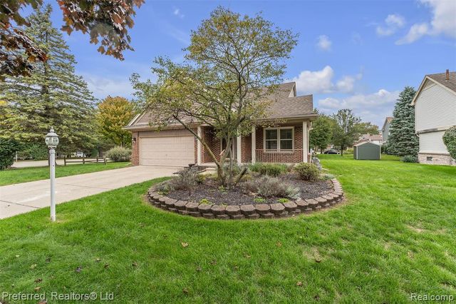 38386 Oakwest Drive, Westland, MI 48185