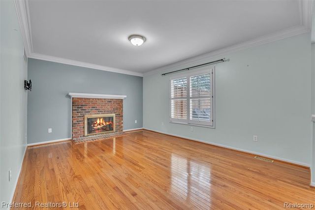 38386 Oakwest Drive, Westland, MI 48185