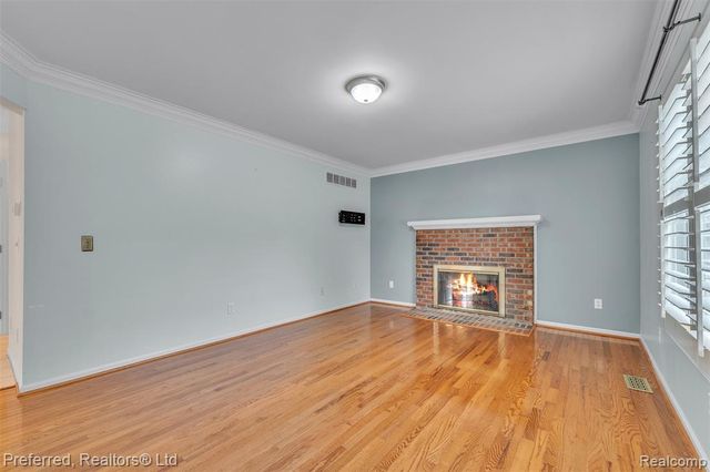 38386 Oakwest Drive, Westland, MI 48185