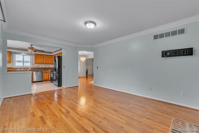 38386 Oakwest Drive, Westland, MI 48185