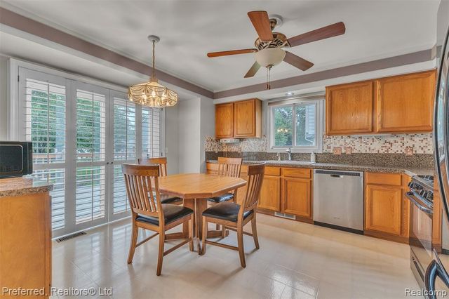38386 Oakwest Drive, Westland, MI 48185