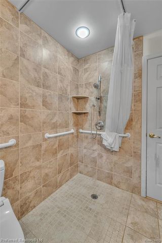 38386 Oakwest Drive, Westland, MI 48185