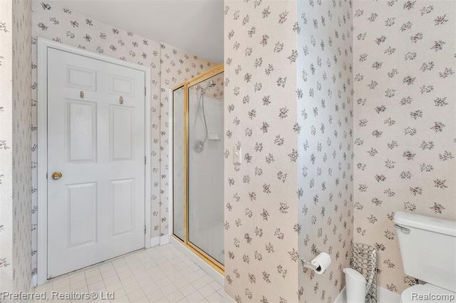 38386 Oakwest Drive, Westland, MI 48185