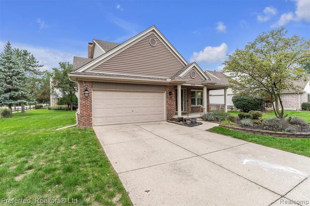 38386 Oakwest Drive, Westland, MI 48185
