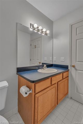 38386 Oakwest Drive, Westland, MI 48185