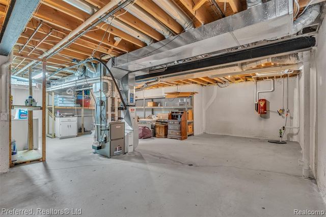 38386 Oakwest Drive, Westland, MI 48185