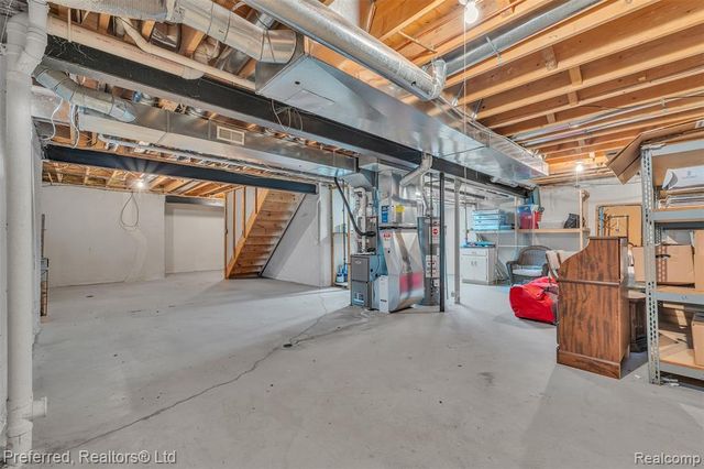 38386 Oakwest Drive, Westland, MI 48185