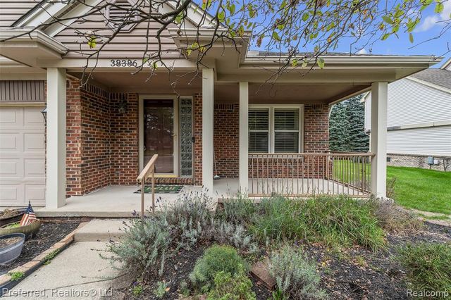 38386 Oakwest Drive, Westland, MI 48185