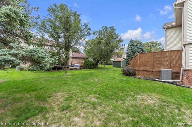 38386 Oakwest Drive, Westland, MI 48185