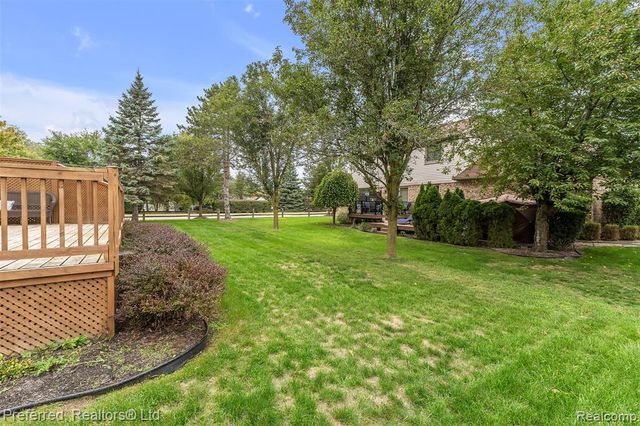 38386 Oakwest Drive, Westland, MI 48185