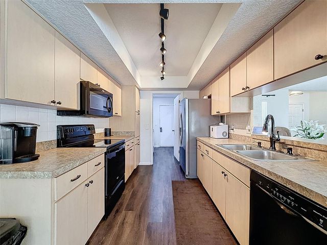 7221 NIGHTWALKER ROAD, Weeki Wachee, FL 34613