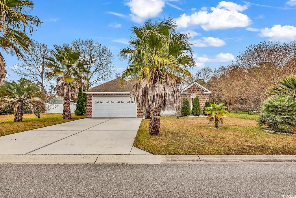 121 Florentine St., Little River, SC 29566